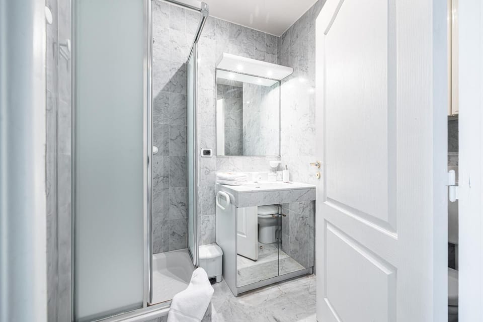 Shower, Bathroom