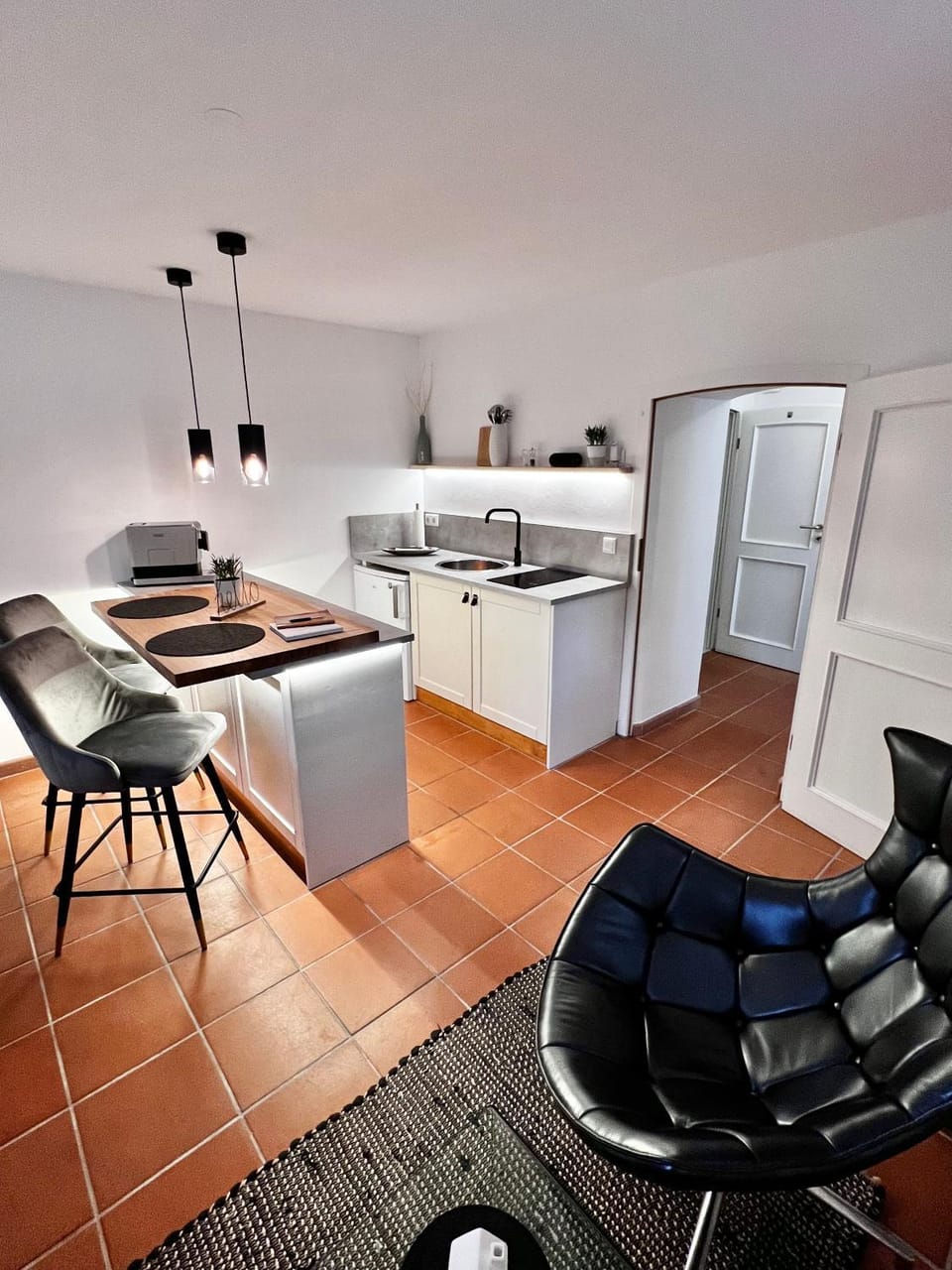 Kitchen or kitchenette, Seating area, Dining area
