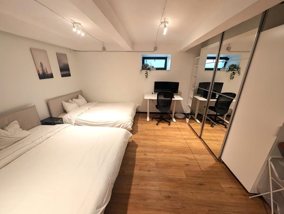 Bed, Bedroom, wardrobe