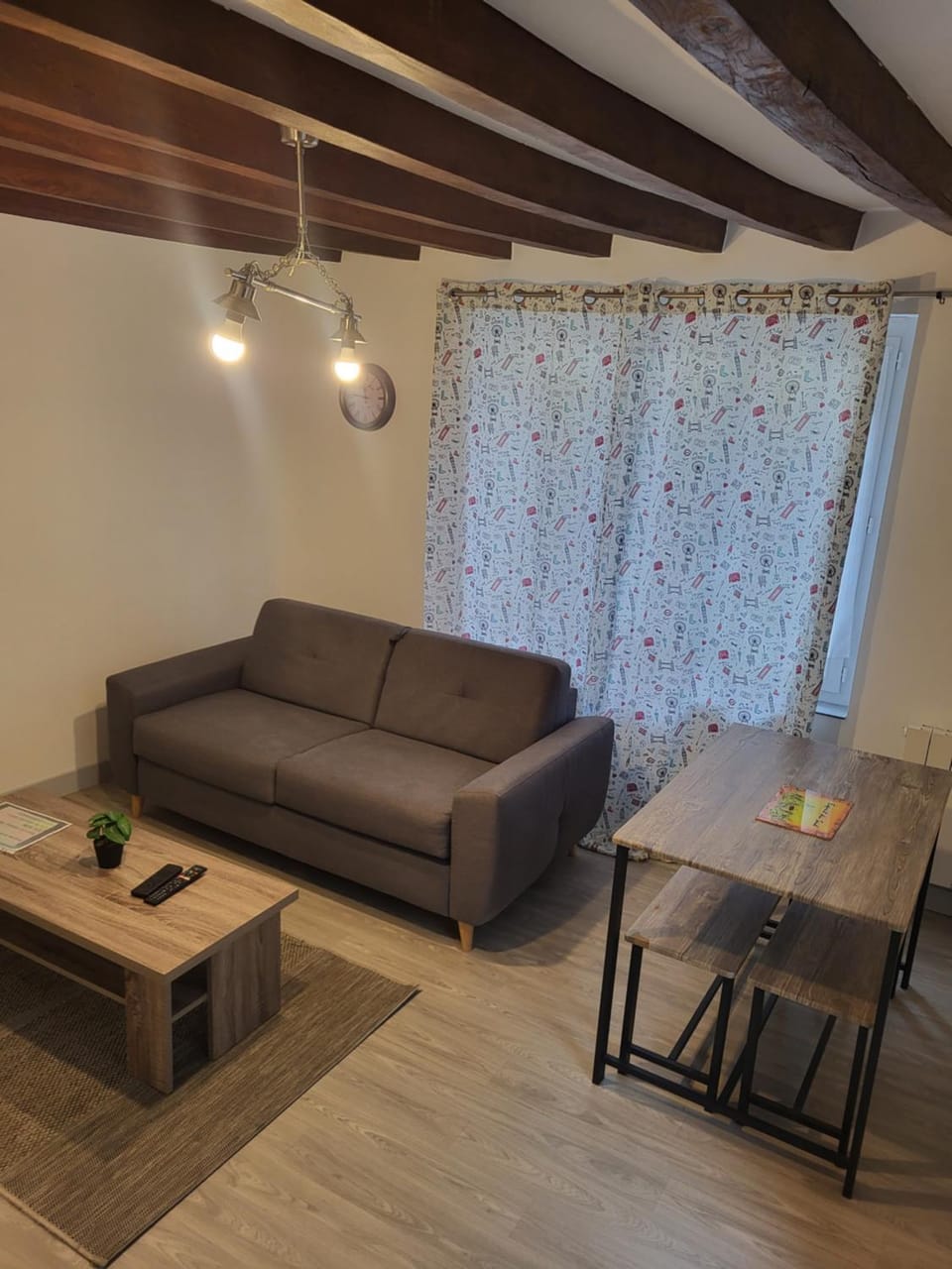 Petite maison cosy wifi avec terrasse House in Centre-Val de Loire