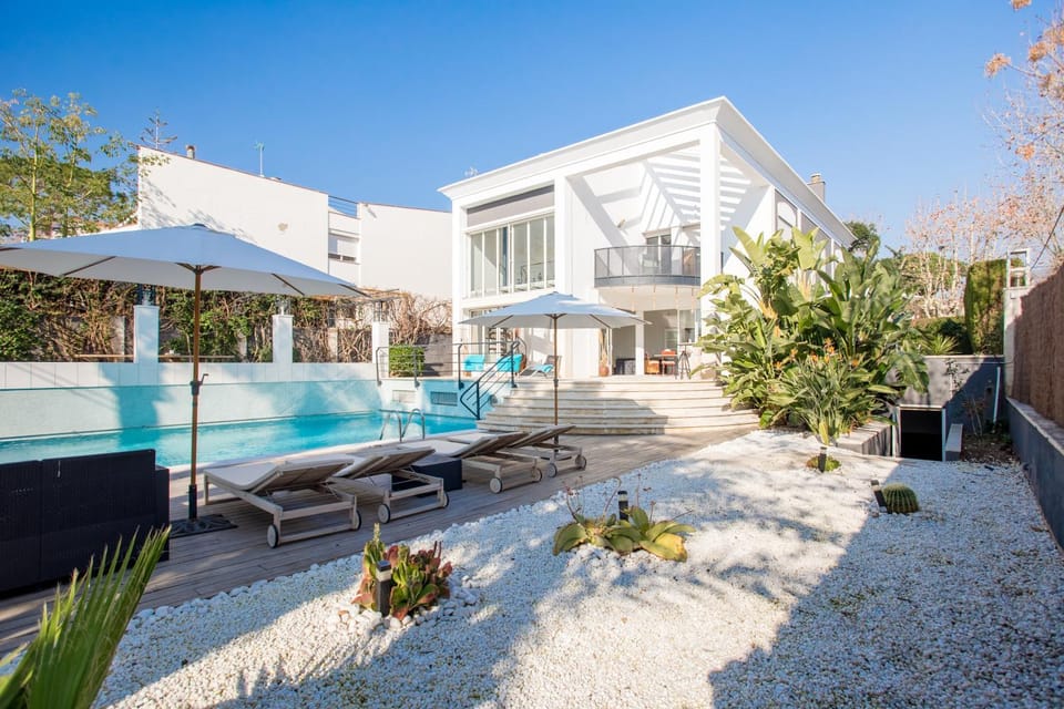 Property building, Swimming pool