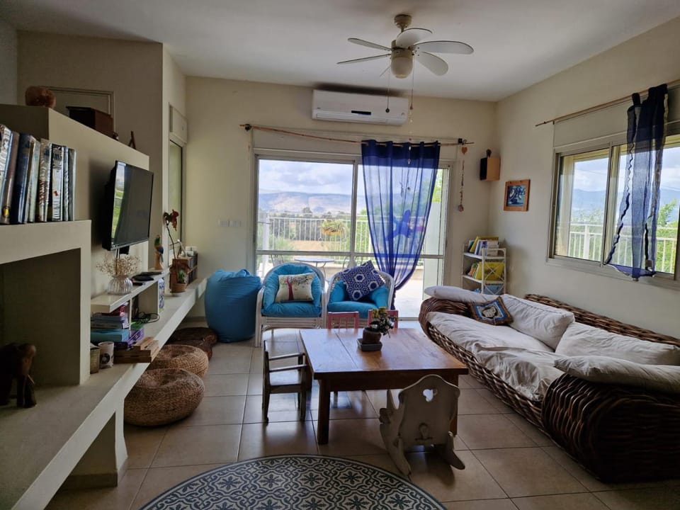 הממלכה הקסומה של מאיה ושלושת הפיות House in North District