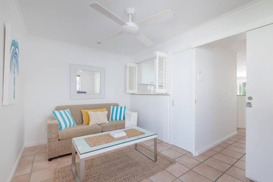 Seating area, fireplace
