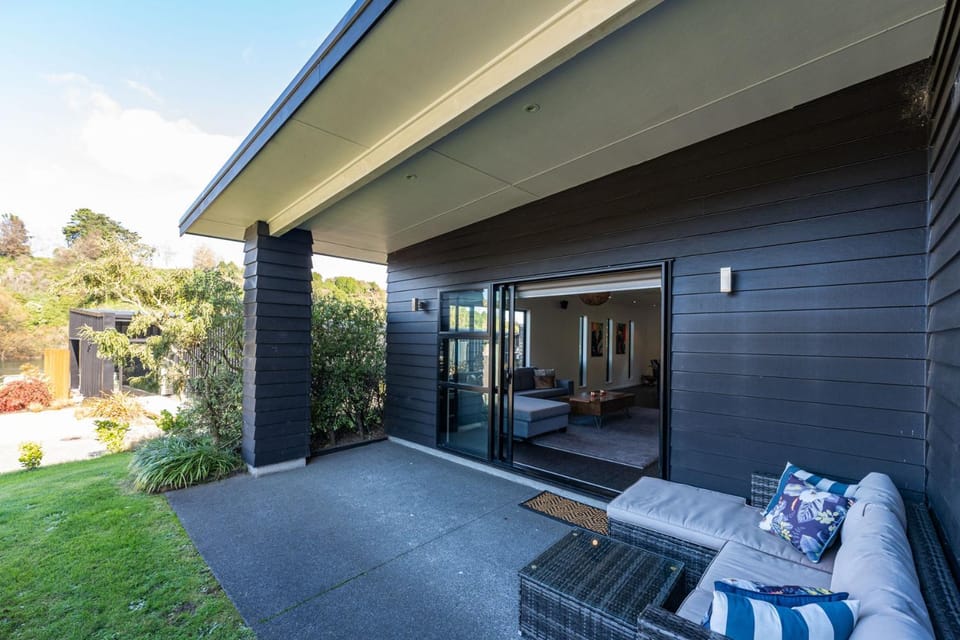 Patio, Seating area