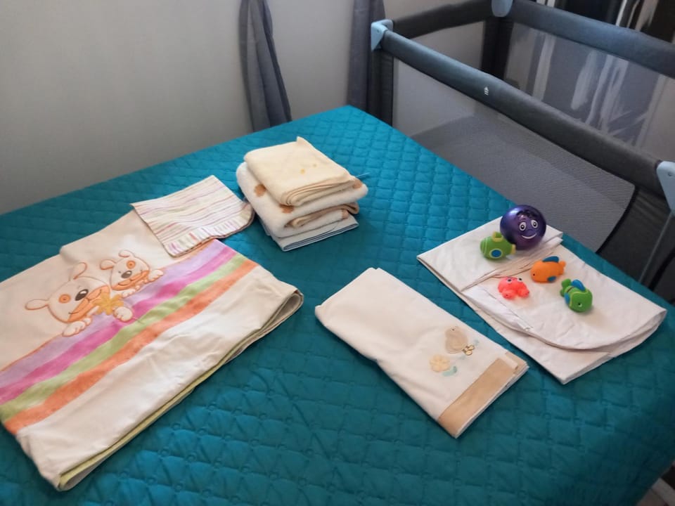 Bed, Photo of the whole room, Bedroom, cot, towels