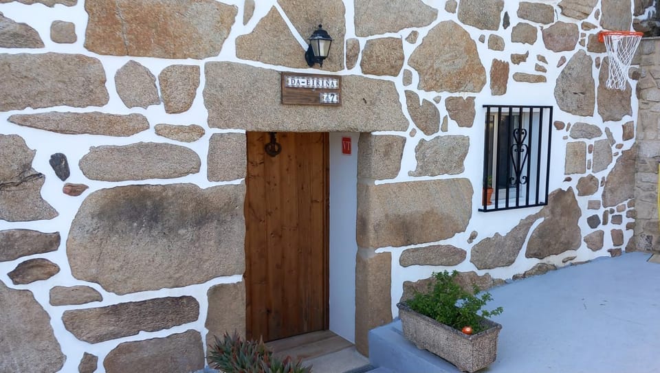 Property building, Facade/entrance, Day