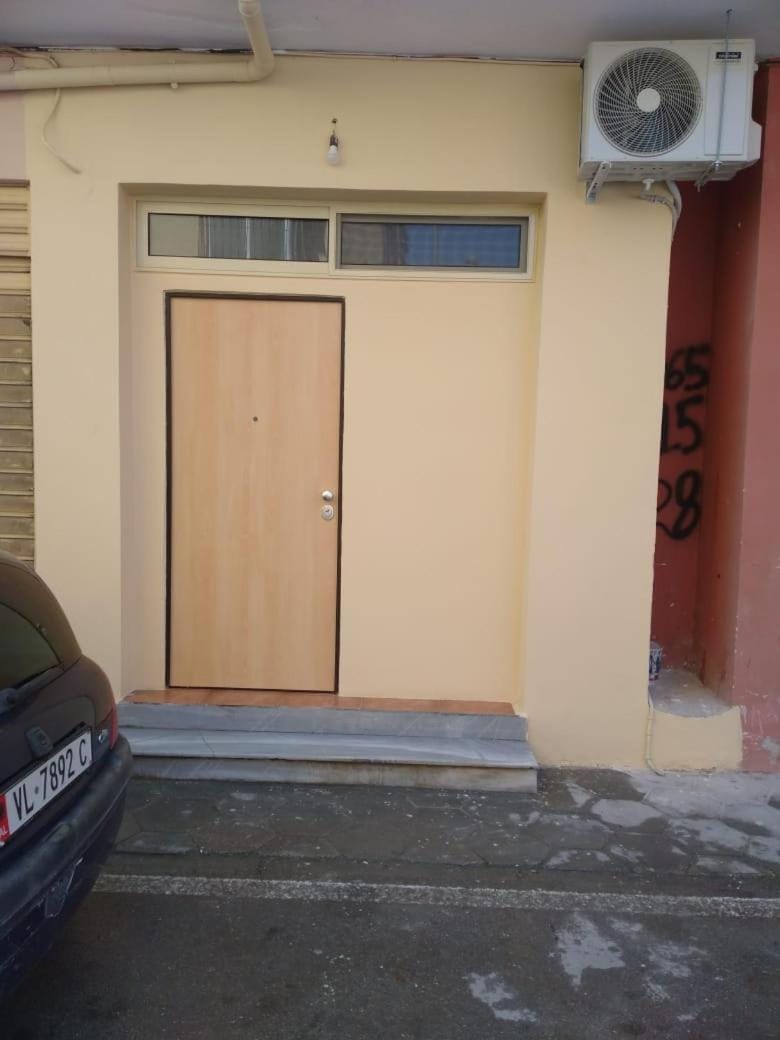 Parking, air conditioner