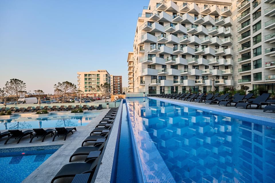 Pool view, Swimming pool, Swimming pool, sunbed