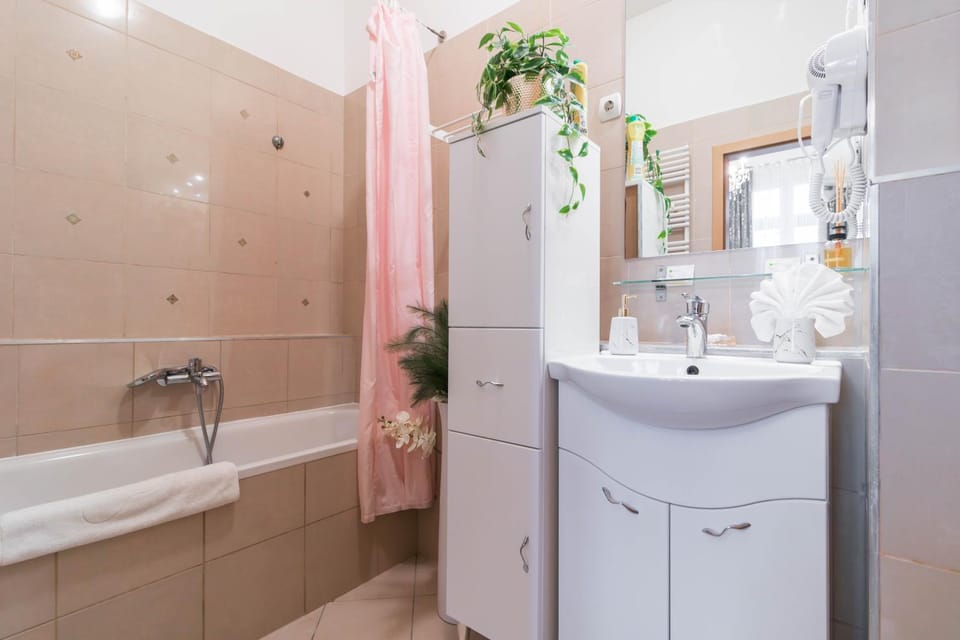 Gozsdu Charming Suite by NW Apartments Apartment in Budapest