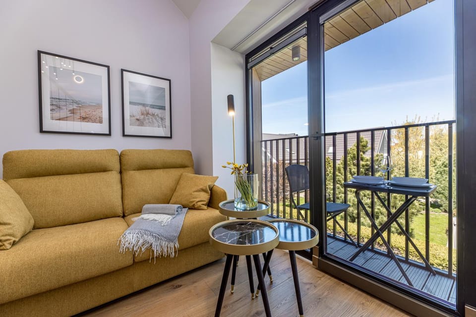 Day, View (from property/room), Balcony/Terrace, Living room, Seating area, Dining area