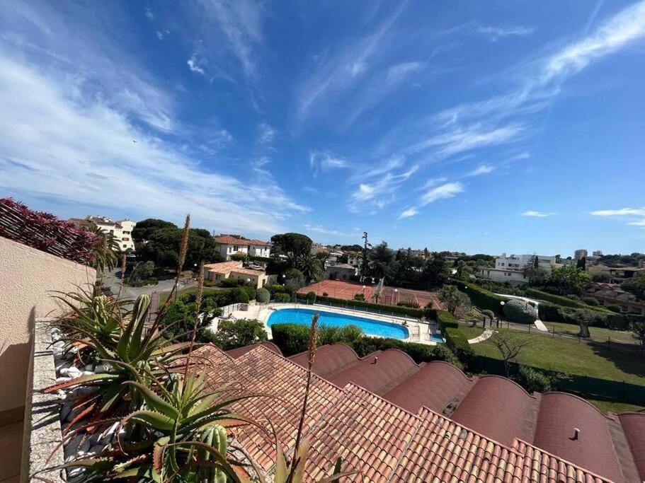 Pool view, Swimming pool