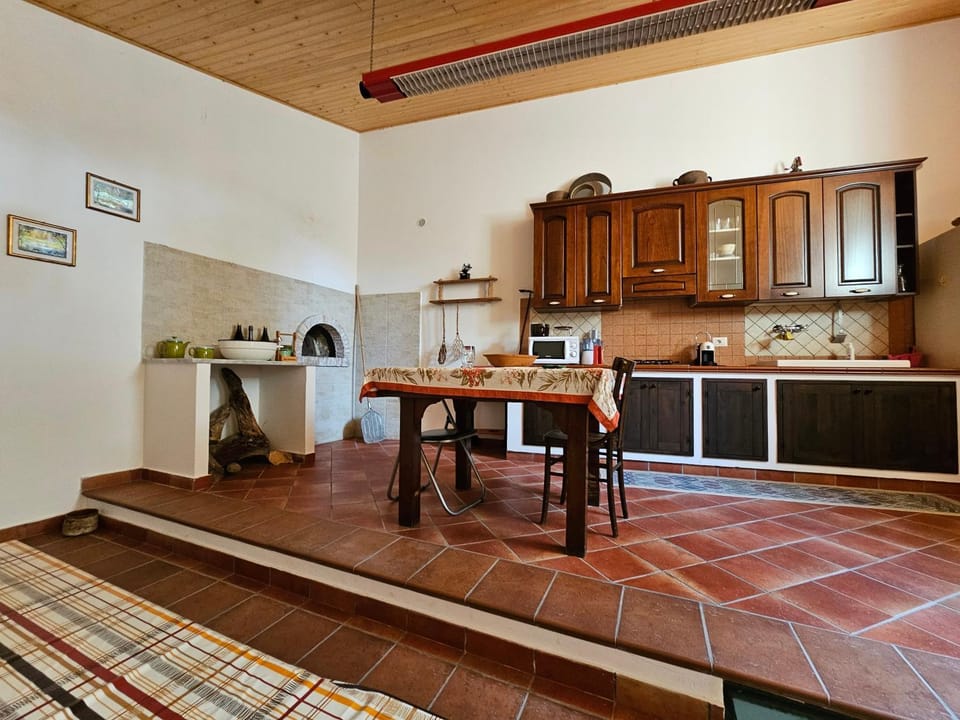 pet friendly, kitchen