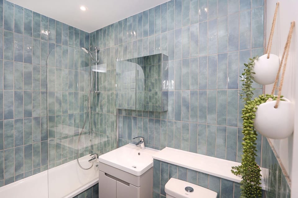 1-Bedroom Apartment with Private Patio Apartment in London Borough of Islington