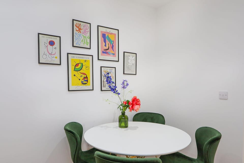 1-Bedroom Apartment with Private Patio Apartment in London Borough of Islington