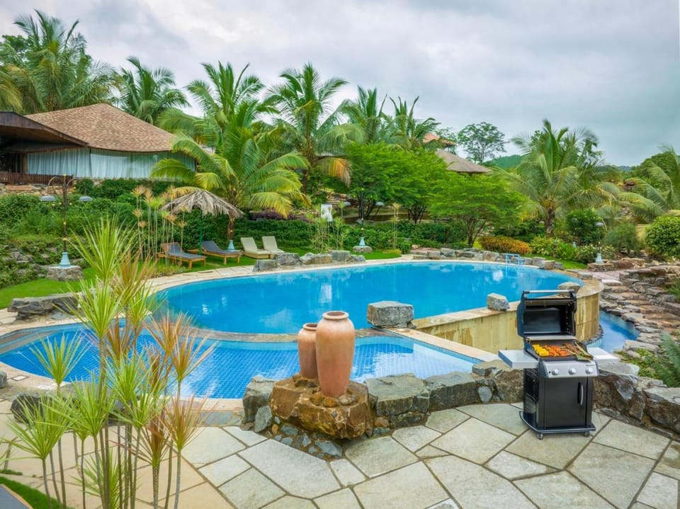 Garden view, Pool view, Swimming pool