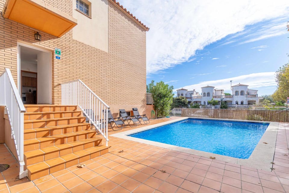 Jouvacations Villa Freser 1 con piscina comunitari House in Alt Empordà
