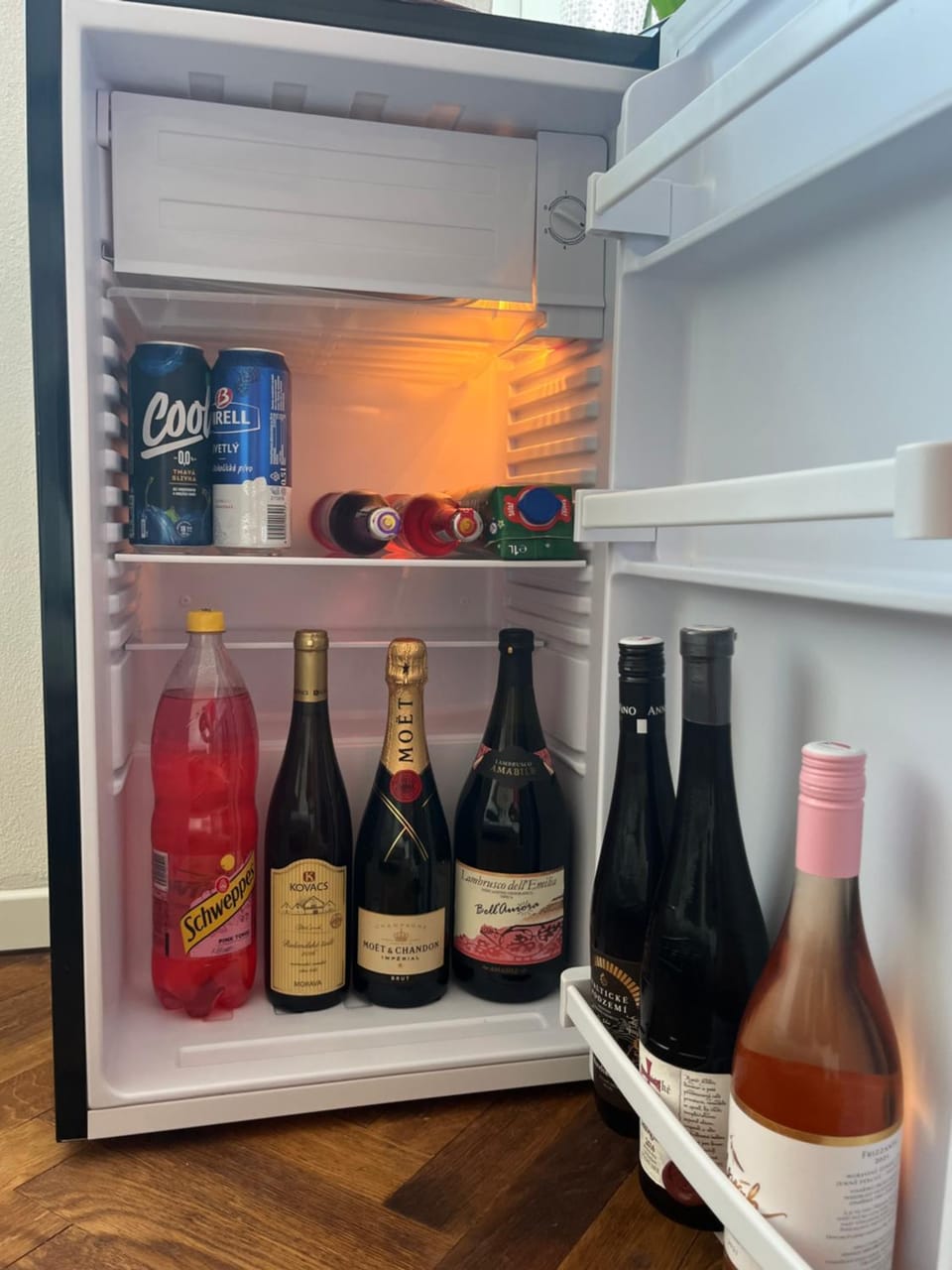 Food and drinks, Drinks, Alcoholic drinks
