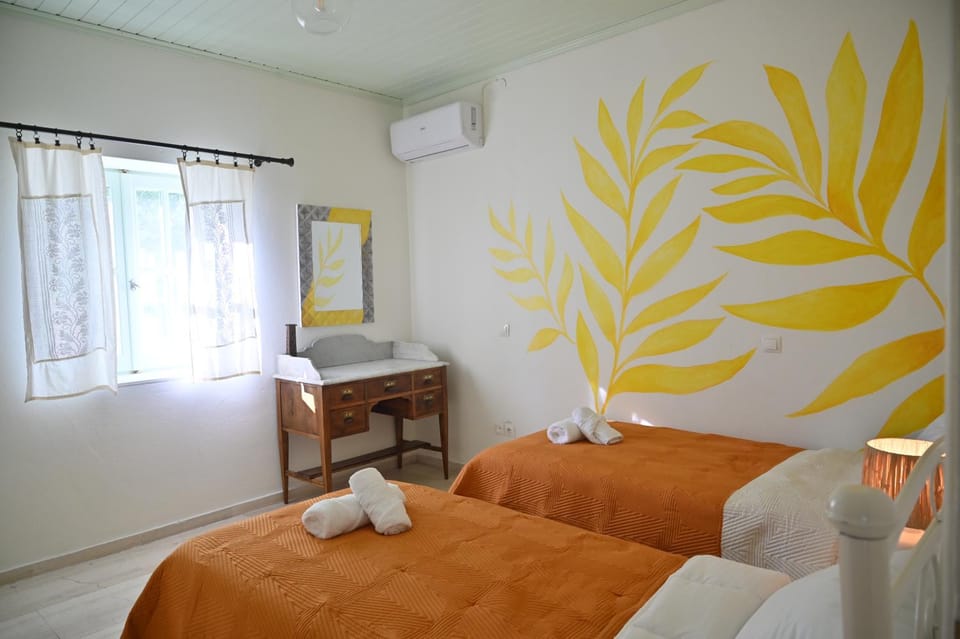 Bed, Bedroom, air conditioner