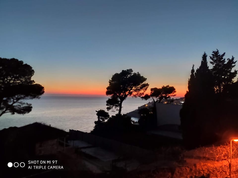 View (from property/room), Sea view, Sunrise
