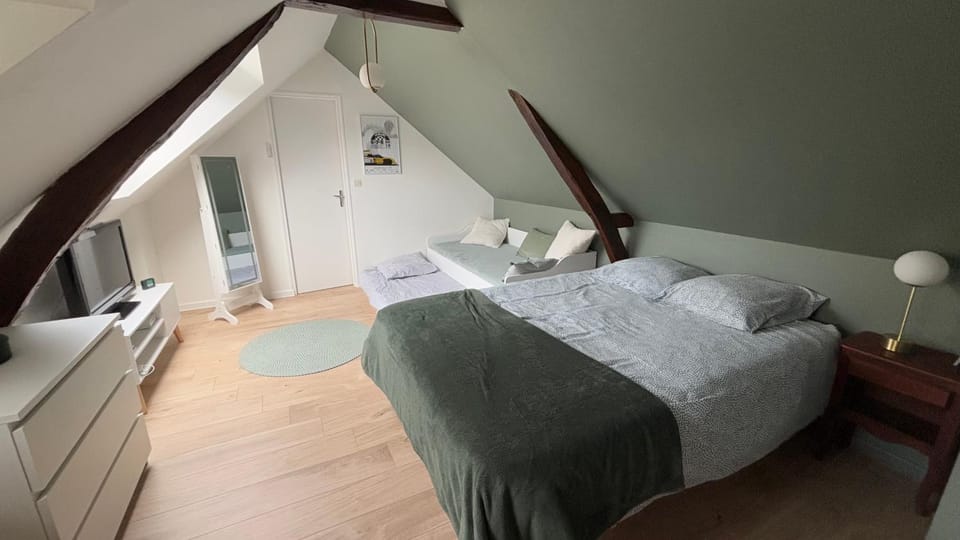 Photo of the whole room