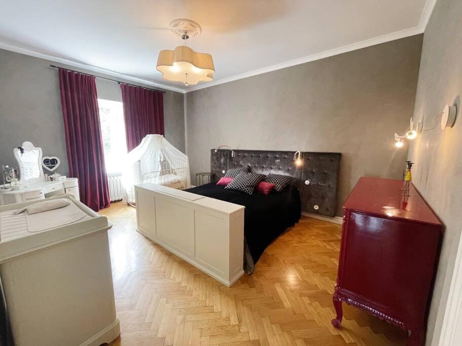 Bed, Bedroom