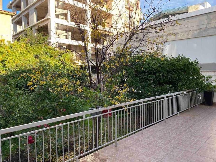 Διαμέρισμα με Κήπο στο Κέντρο της Χαλκίδας Apartment in Euboea