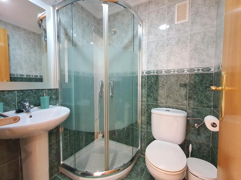 Shower, Toilet, Bathroom