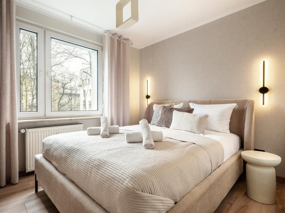 Bed, Bedroom, internet, towels