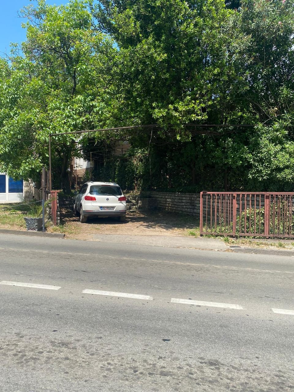 Neighbourhood, Parking