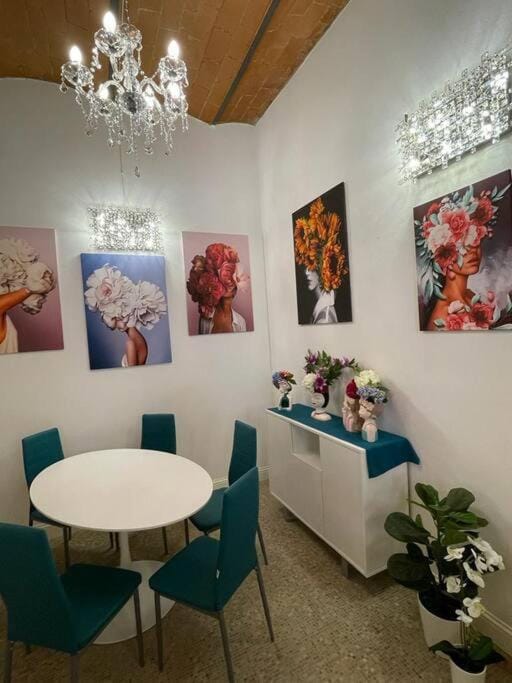 Decorative detail, Dining area