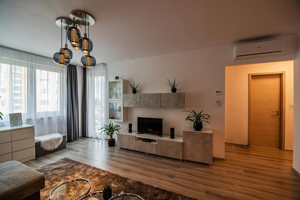 TV and multimedia, air conditioner