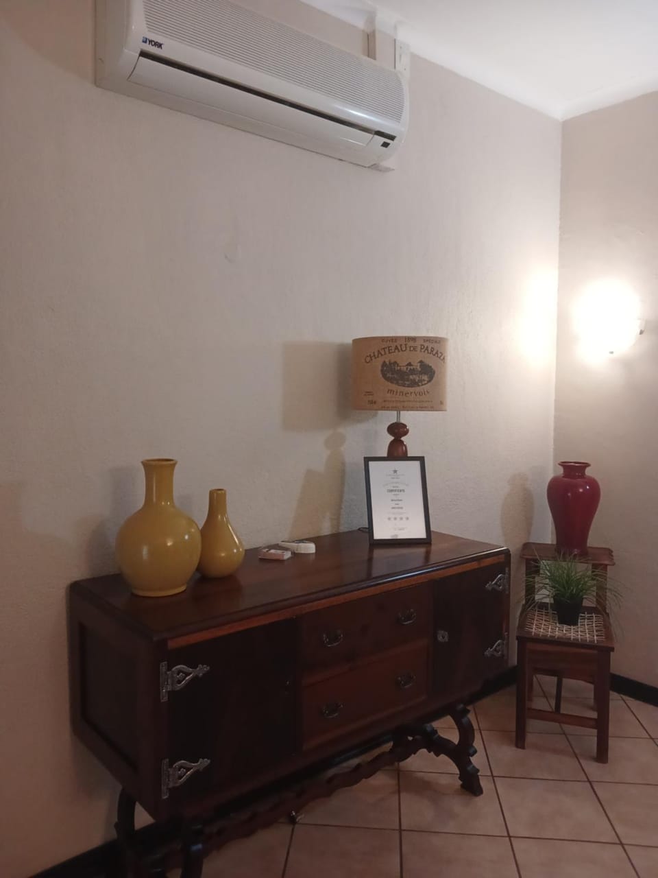 hair dresser, air conditioner