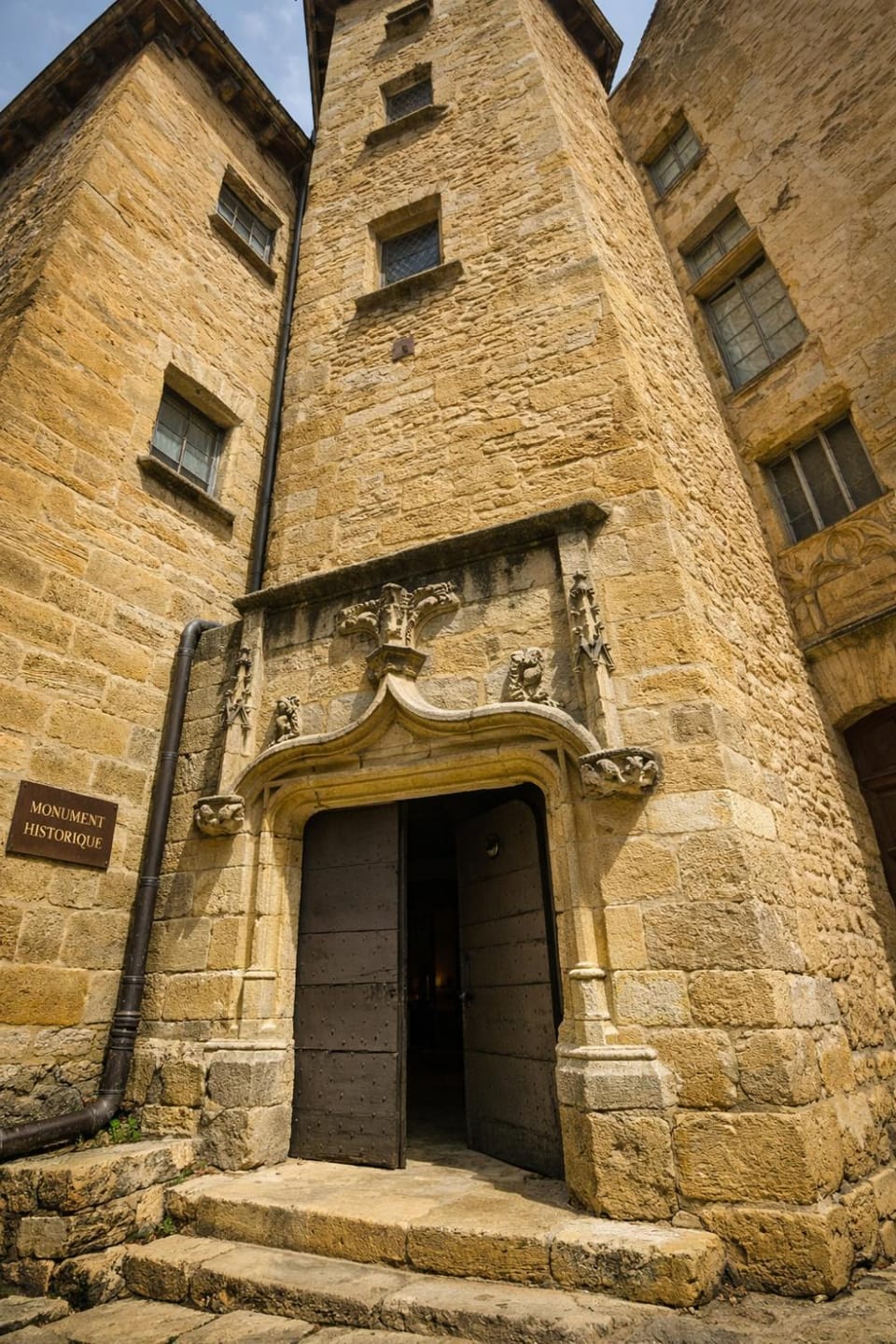 Property building, Facade/entrance
