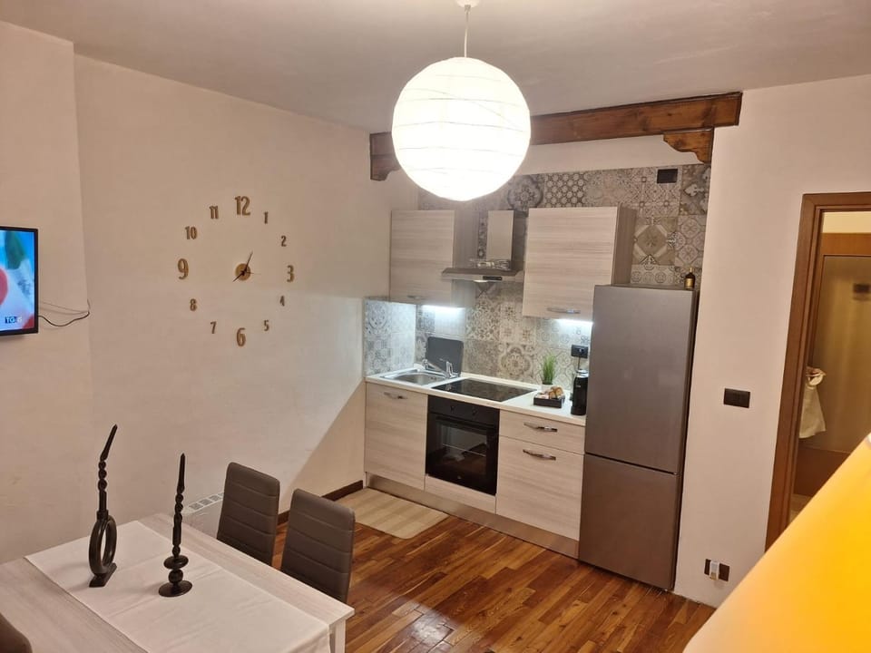 TV and multimedia, Kitchen or kitchenette, Dining area