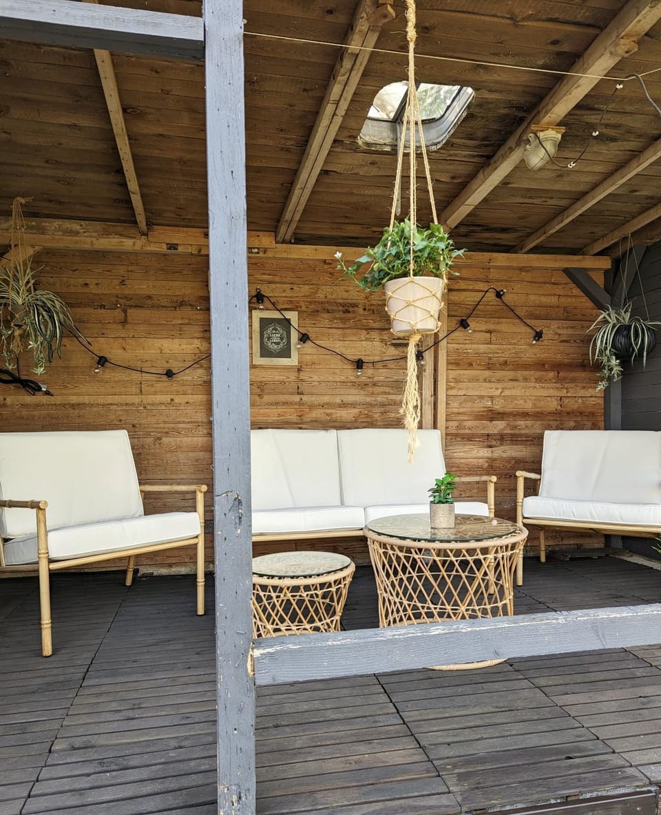 Patio, Seating area