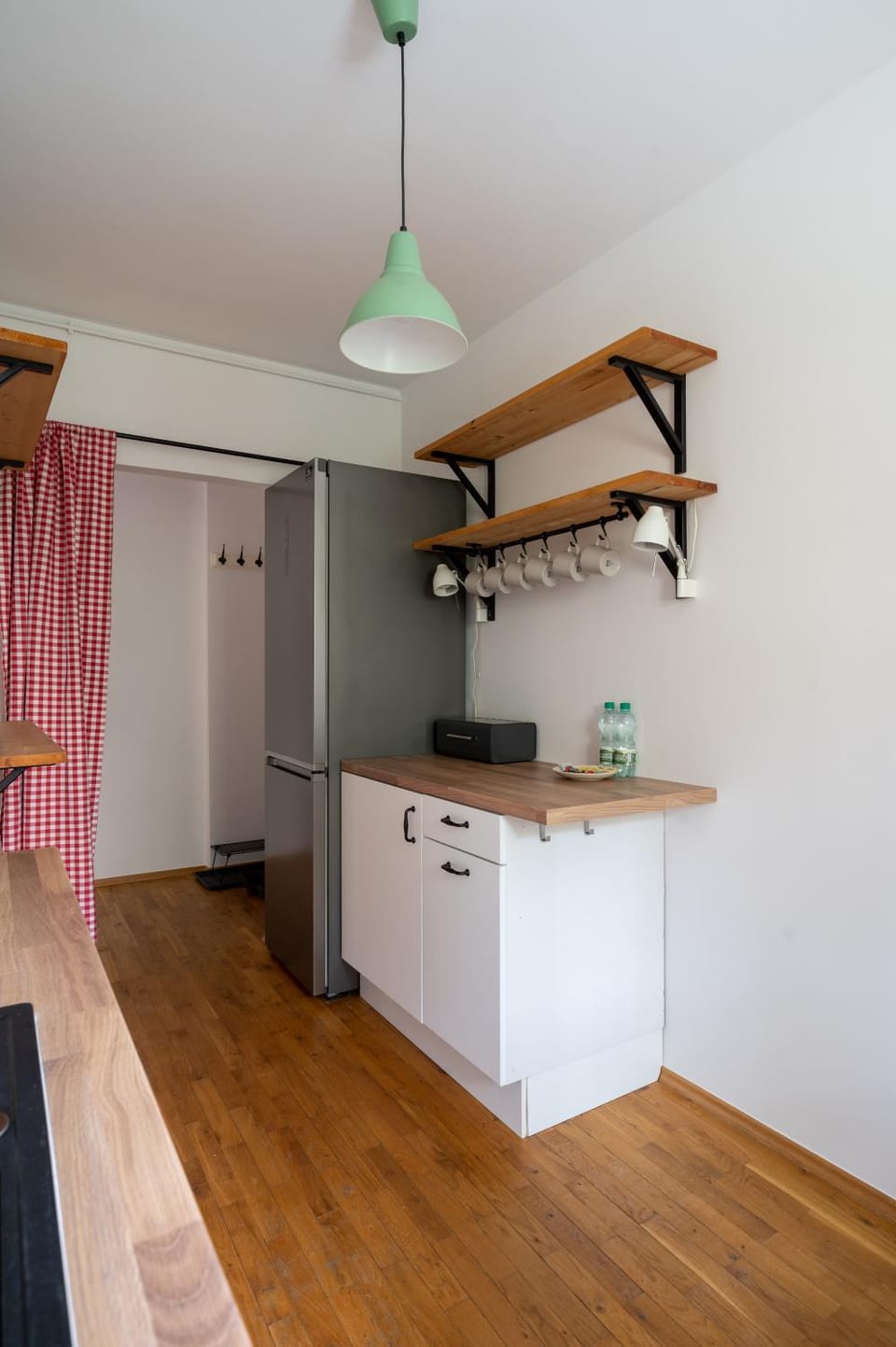 Kitchen or kitchenette, pet friendly, stove