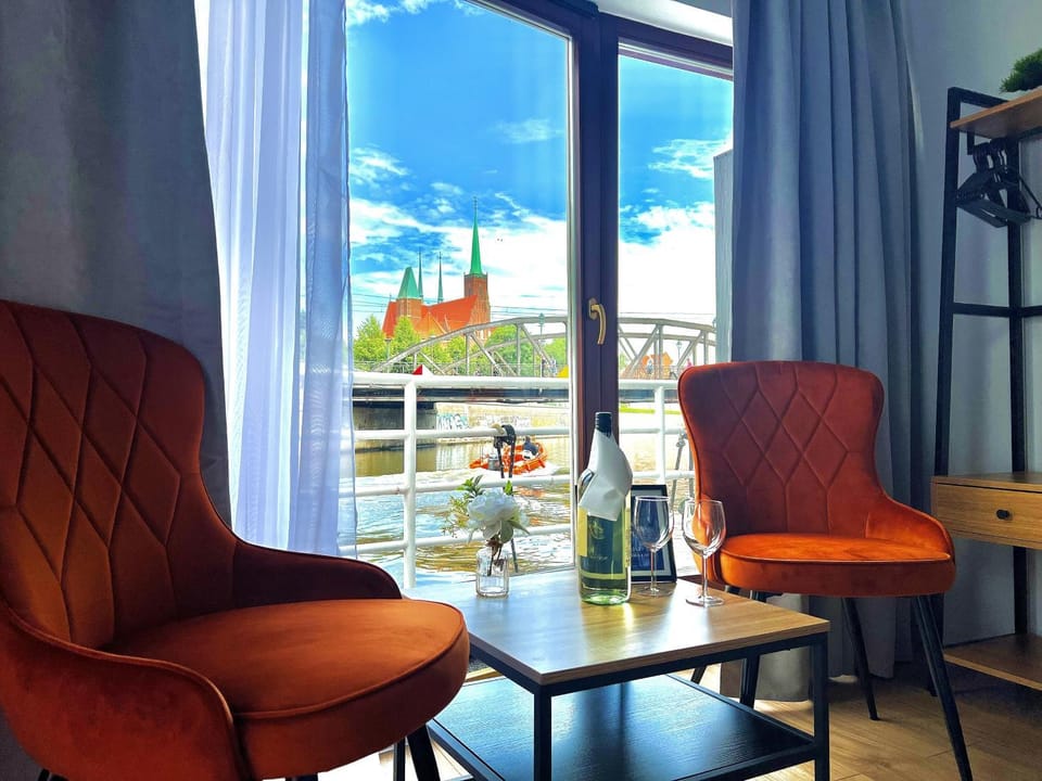 City view, River view