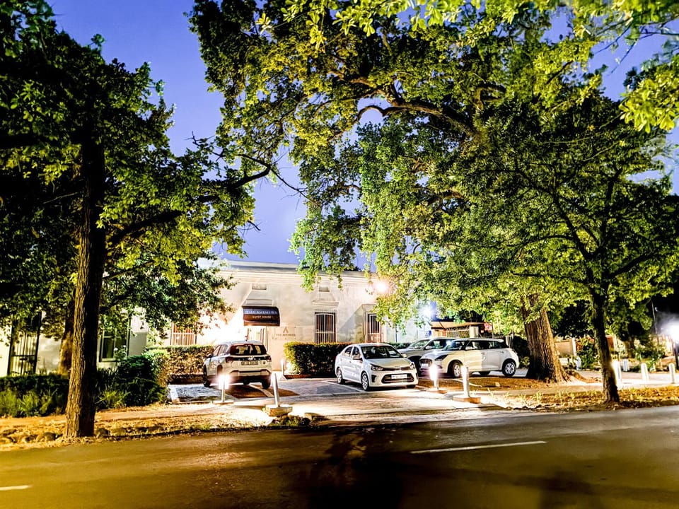Property building, Facade/entrance, Night