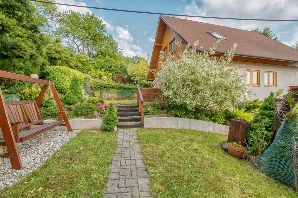 Property building, Spring, Day, Garden