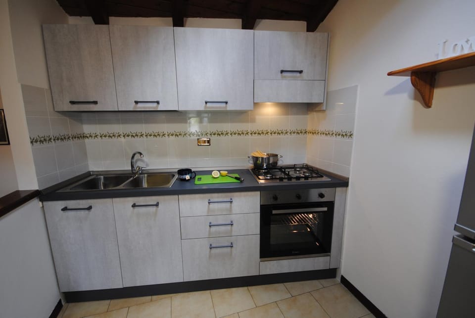 Kitchen or kitchenette, pet friendly