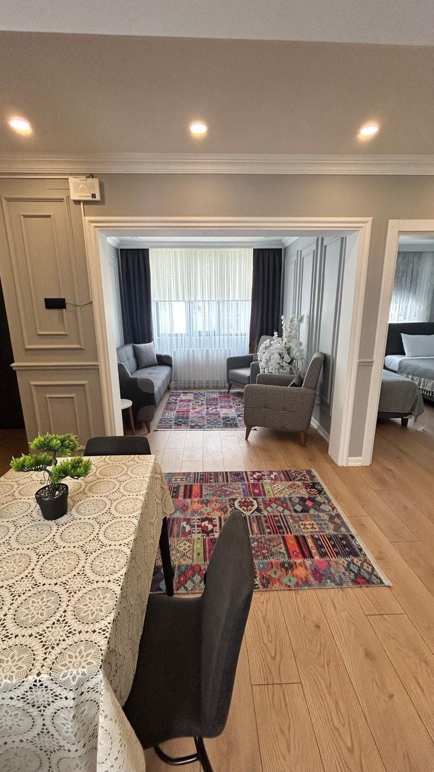 Seating area, Dining area