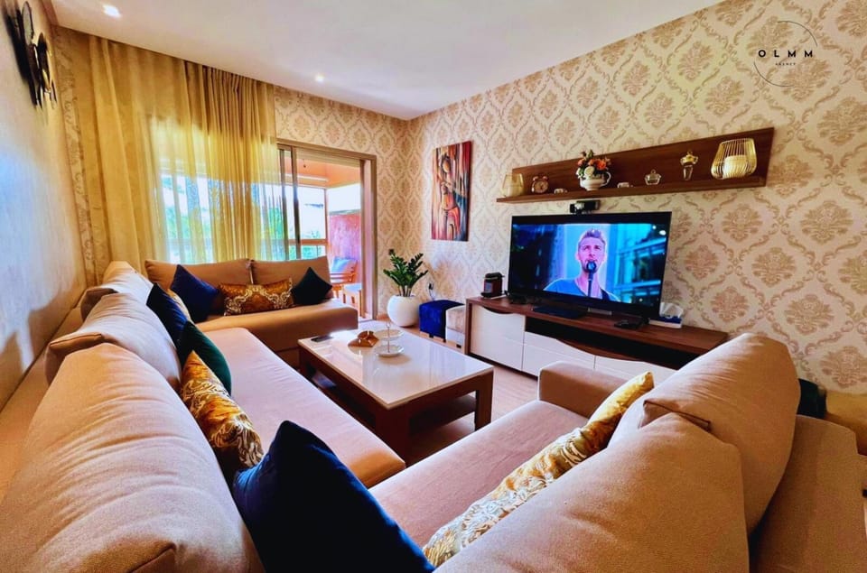 TV and multimedia, Coffee/tea facilities, Living room, Seating area, Evening entertainment