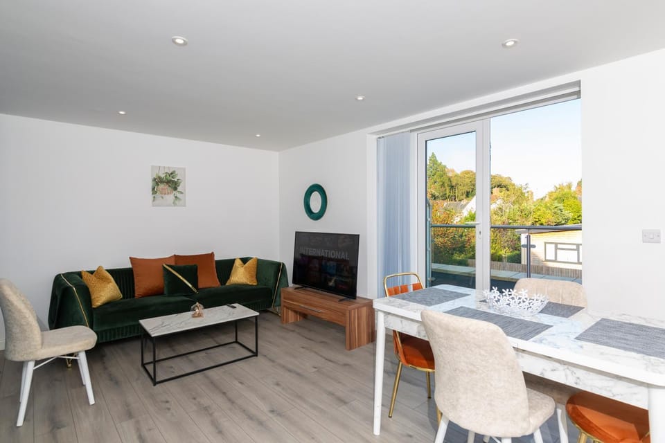 TV and multimedia, Balcony/Terrace, Living room, Seating area, Dining area
