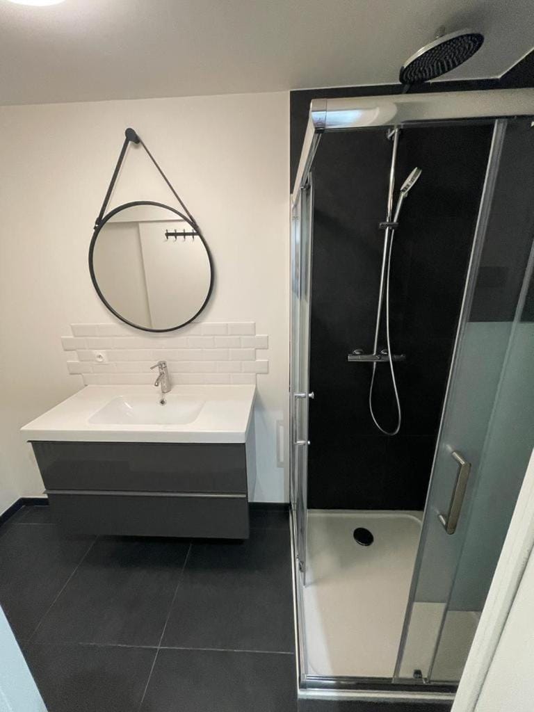 Shower, Bathroom