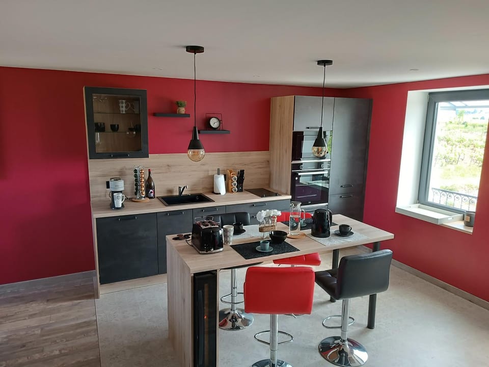 Coffee/tea facilities, Kitchen or kitchenette, Dining area, minibar, pet friendly, stove, toaster