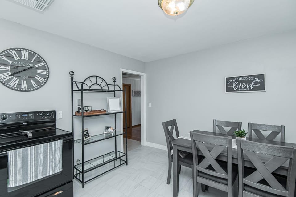 Kitchen or kitchenette, pet friendly