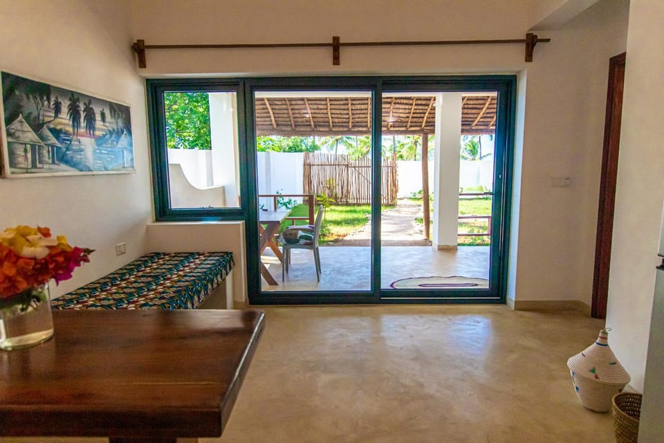 Patio, Living room, Dining area