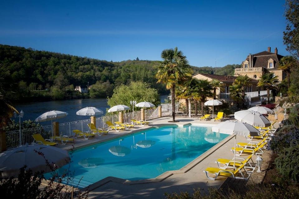 Pool view, River view, Swimming pool