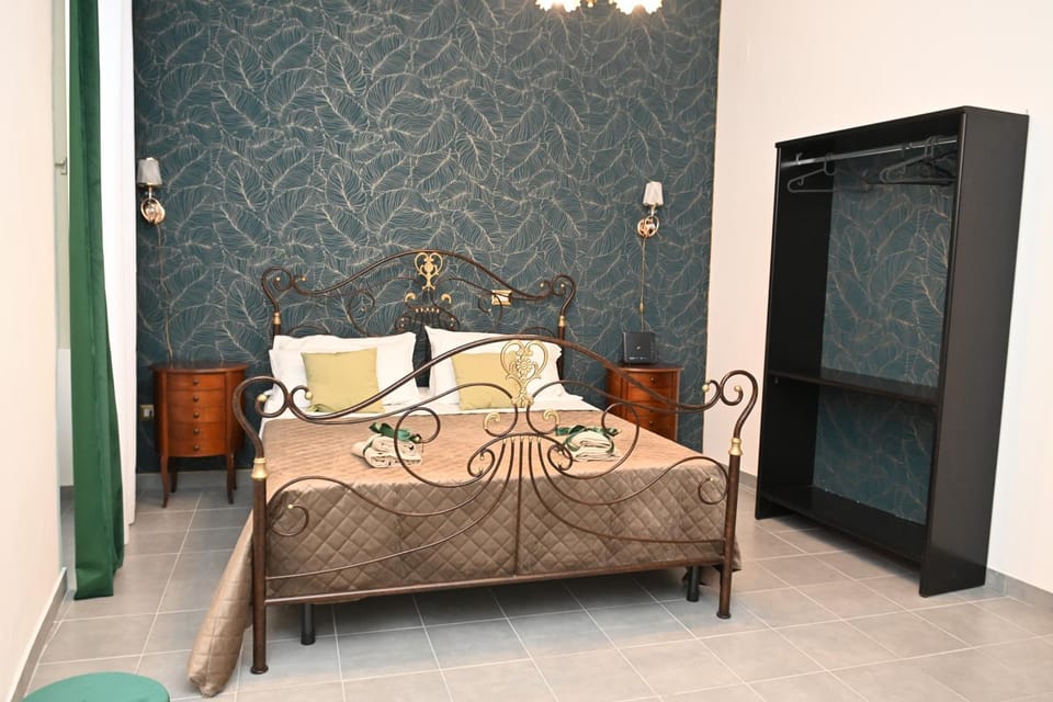 Bed, Photo of the whole room, Bedroom, wardrobe