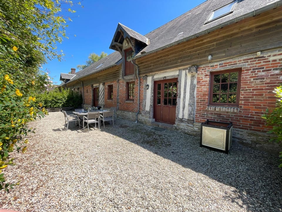 Property building, Patio